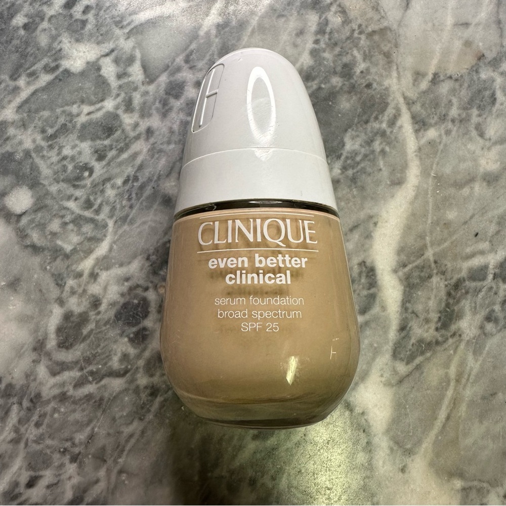 Clinique Even Better Clinical Foundation Alabaster